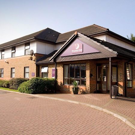 Premier Inn Cardiff City South Экстерьер фото